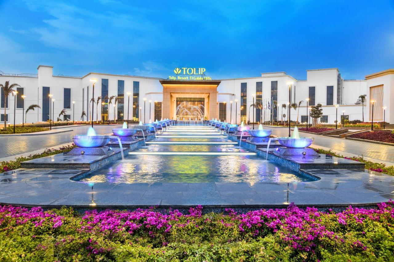 Tolip Resort El Galala Hills Айн Сохна Екстериор снимка The main entrance of the resort