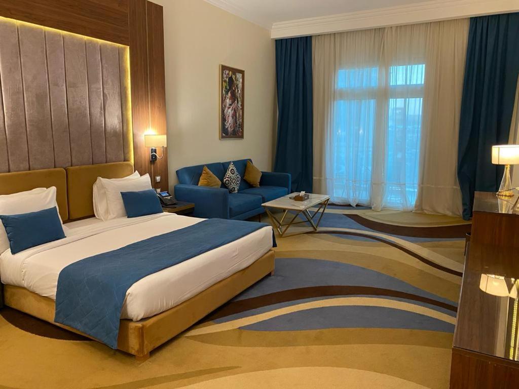 Tolip Resort El Galala Hills Айн Сохна Екстериор снимка A room at the hotel